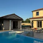 House Antonia