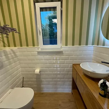 House Antonia Semesterbostad Nin