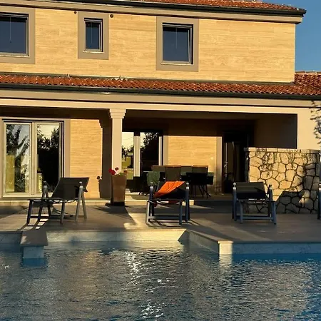 House Antonia