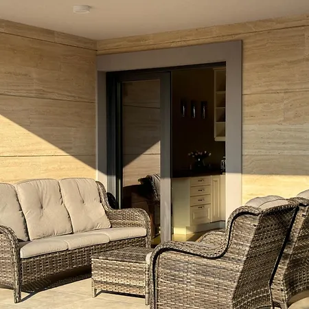 House Antonia