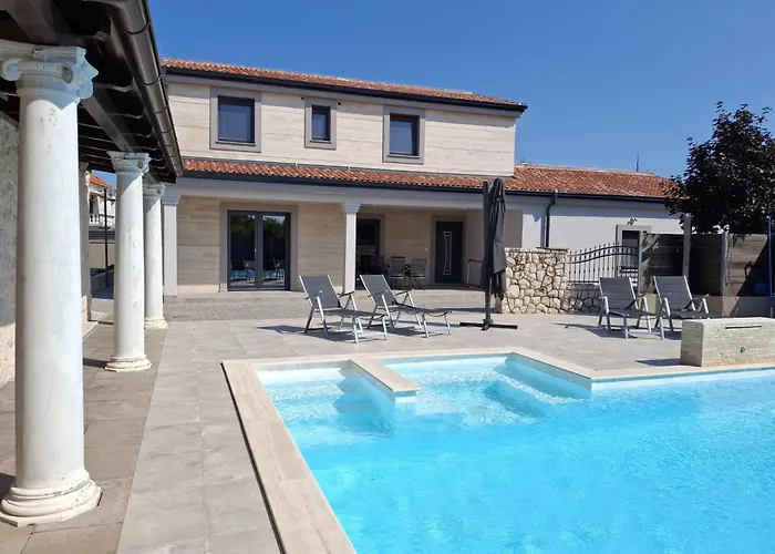 House Antonia Feriehus Nin