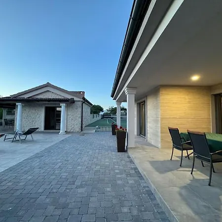 度假居 House Antonia 宁